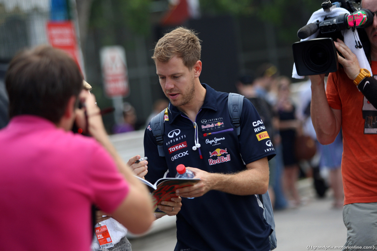 GP SINGAPORE, 19.09.2014- Sebastian Vettel (GER) Red Bull Racing RB10