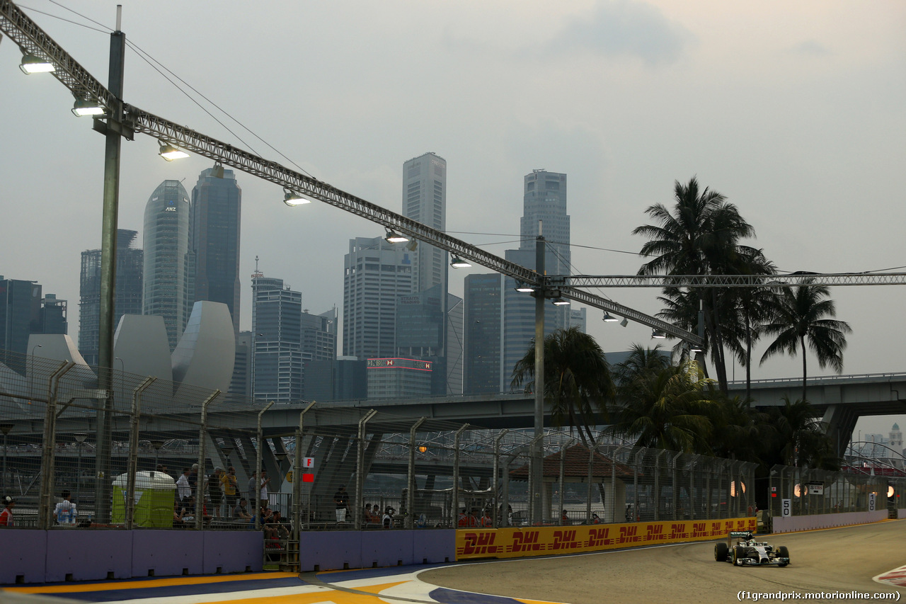 GP SINGAPORE, 19.09.2014- Prove Libere 1, Lewis Hamilton (GBR) Mercedes AMG F1 W05
