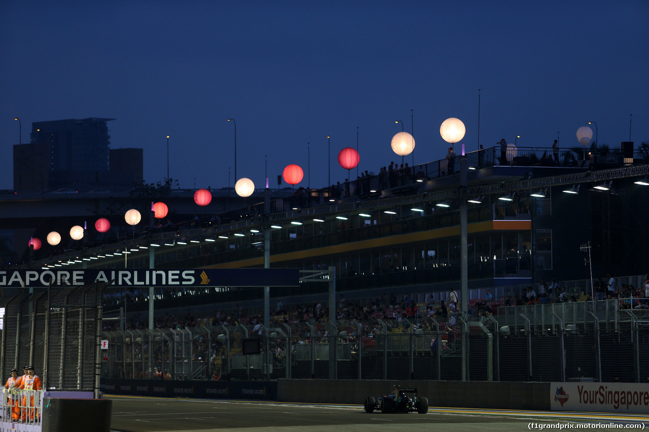 GP SINGAPORE, 19.09.2014- Prove Libere 1, Sergio Perez (MEX) Sahara Force India F1 VJM07