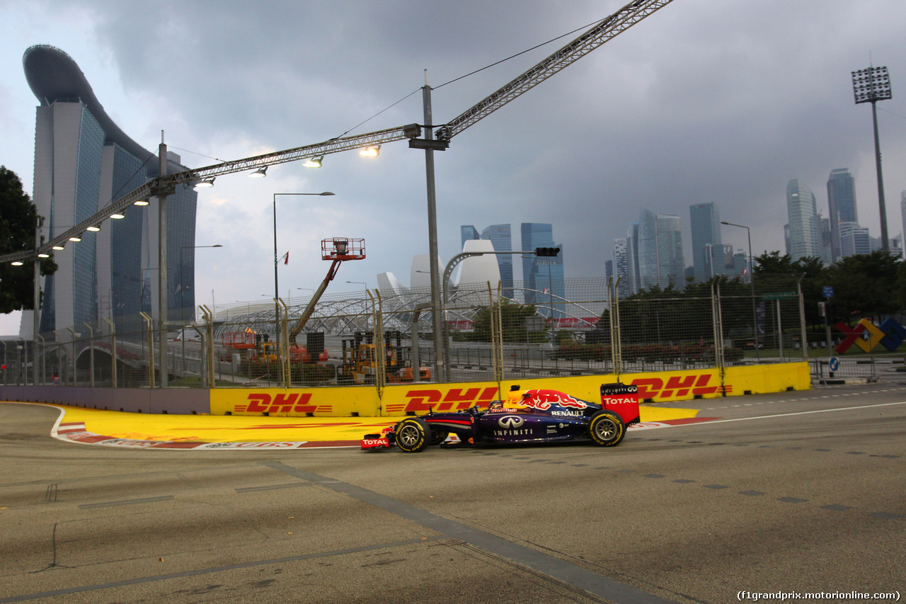 GP SINGAPORE, 19.09.2014- Prove Libere 1, Sebastian Vettel (GER) Red Bull Racing RB10