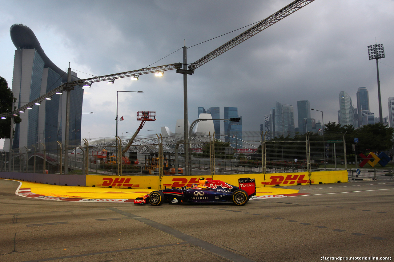 GP SINGAPORE, 19.09.2014- Prove Libere 1, Daniel Ricciardo (AUS) Red Bull Racing RB10