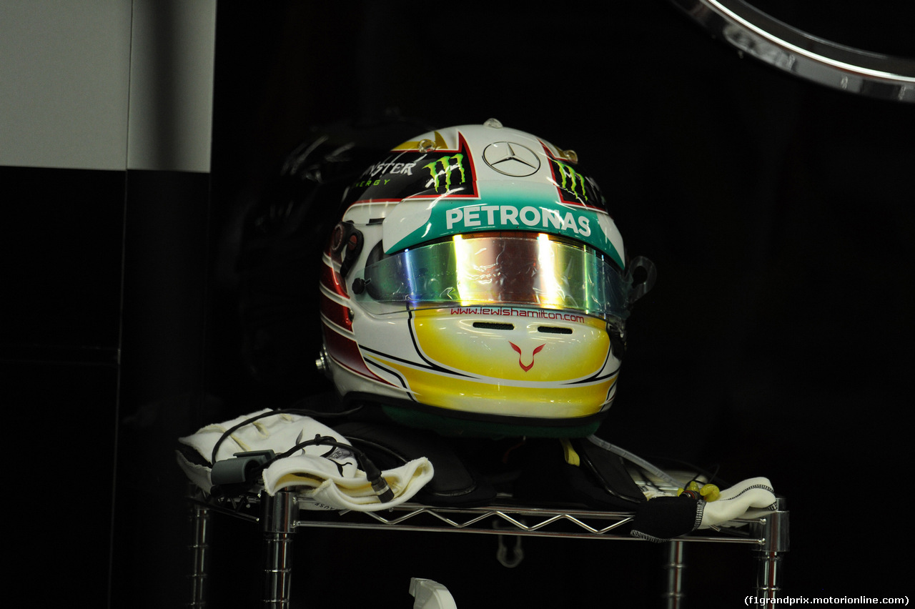 GP SINGAPORE, 19.09.2014- Prove Libere 2, The helmet of Lewis Hamilton (GBR) Mercedes AMG F1 W05
