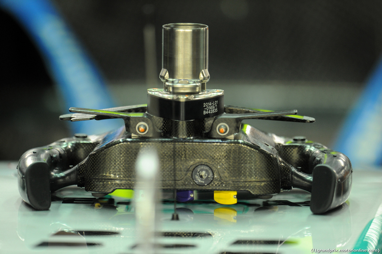 GP SINGAPORE, 19.09.2014- Prove Libere 2, Mercedes AMG F1 W05, Steering wheel