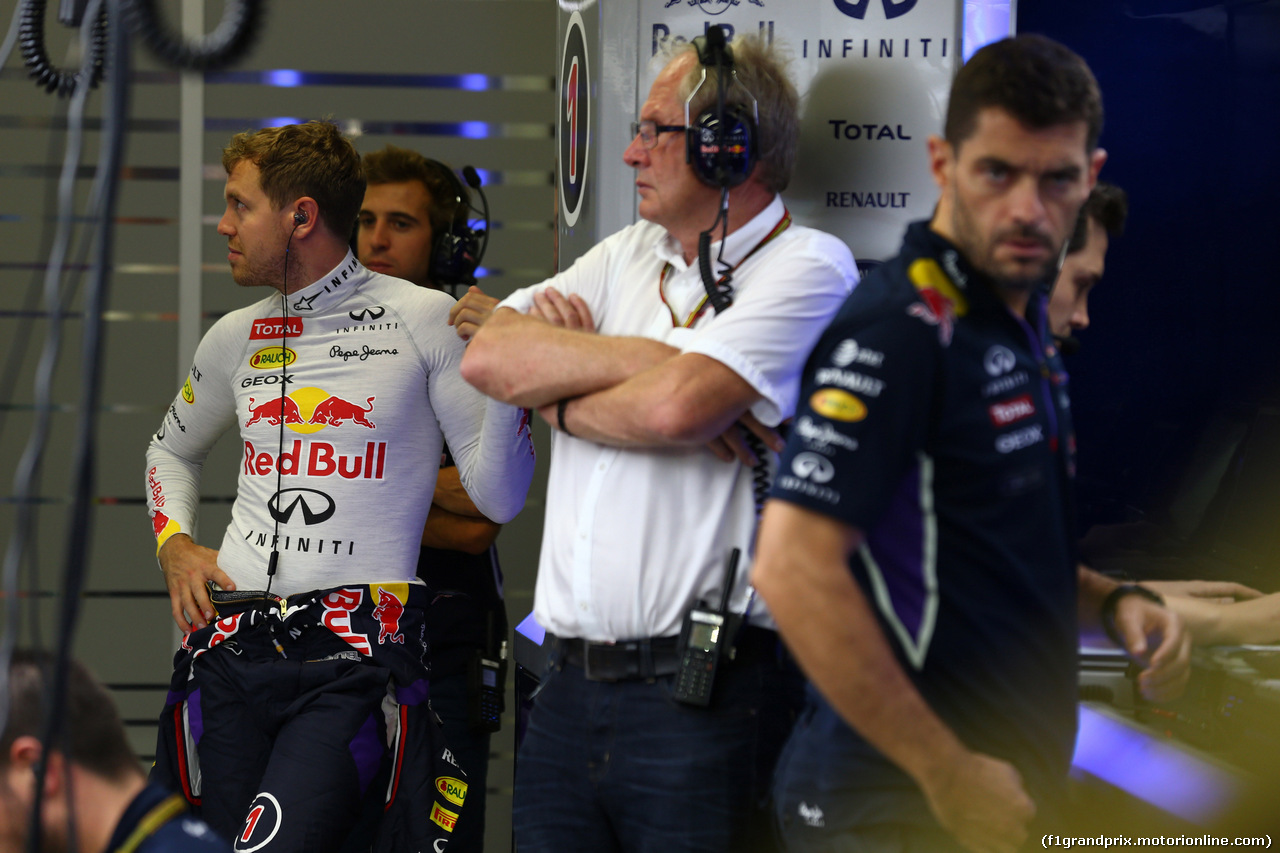 GP SINGAPORE, 19.09.2014- Prove Libere 2, Sebastian Vettel (GER) Red Bull Racing RB10 e Helmut Marko (AUT), Red Bull Racing, Red Bull Advisor