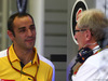 GP SINGAPORE, 19.09.2014- Free Practice 1, Cyril Abiteboul (FRA) Renault Sport F1 Managing Director e Helmut Marko (AUT), Red Bull Racing, Red Bull Advisor