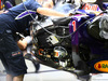 GP SINGAPORE, 19.09.2014- Free Practice 2, Mechanics Red Bull work on the car of Sebastian Vettel (GER) Red Bull Racing RB10