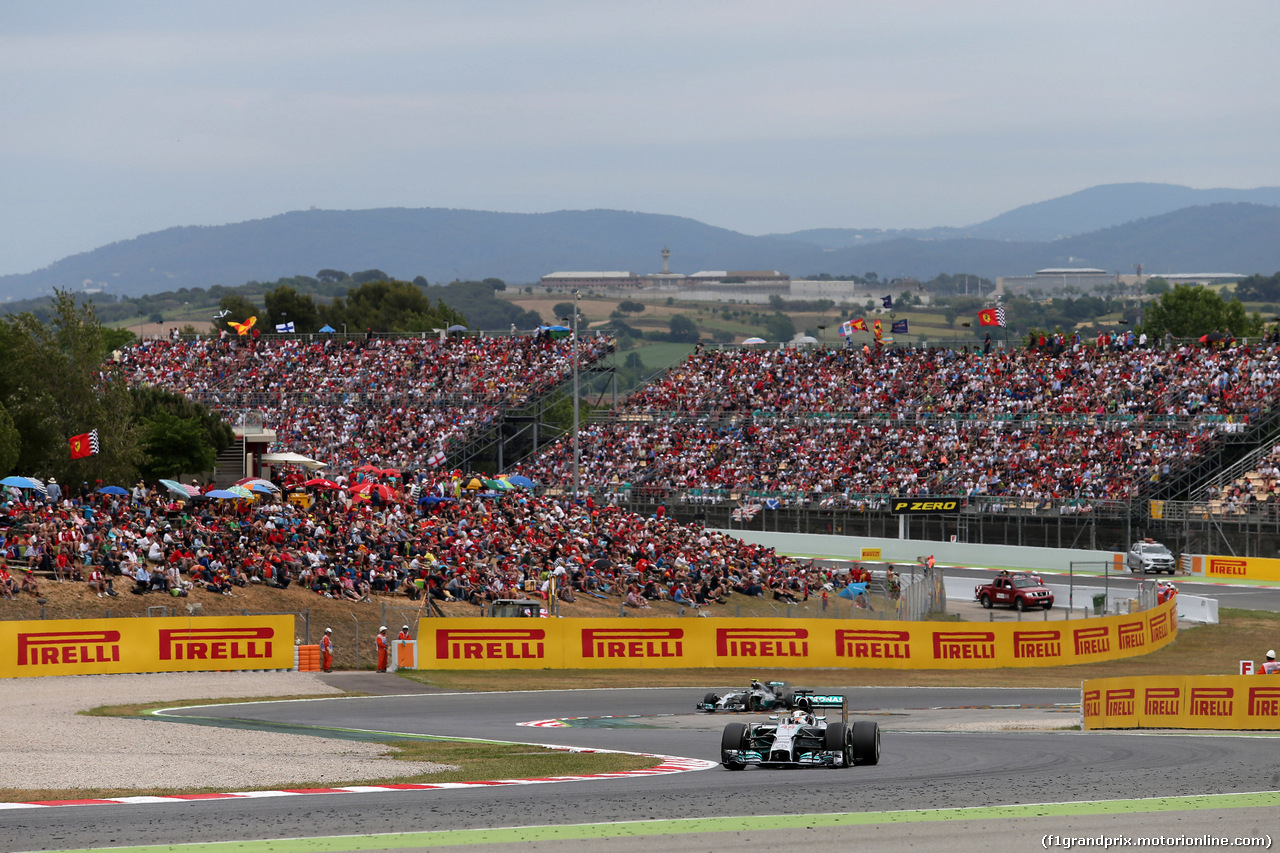 GP SPAGNA, 11.05.2014-  Gara, Lewis Hamilton (GBR) Mercedes AMG F1 W05 davanti a Nico Rosberg (GER) Mercedes AMG F1 W05