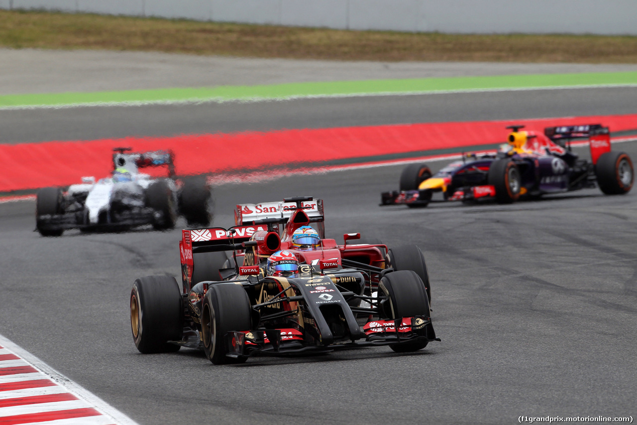 GP SPAGNA, 11.05.2014-  Gara, Romain Grosjean (FRA) Lotus F1 Team E22 e Fernando Alonso (ESP) Ferrari F14-T
