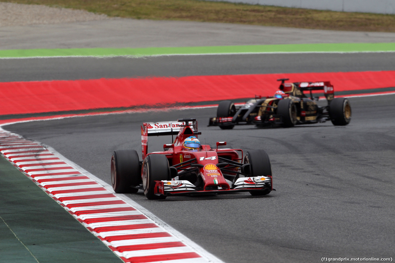 GP SPAGNA, 11.05.2014-  Gara, Fernando Alonso (ESP) Ferrari F14-T davanti a Romain Grosjean (FRA) Lotus F1 Team E22