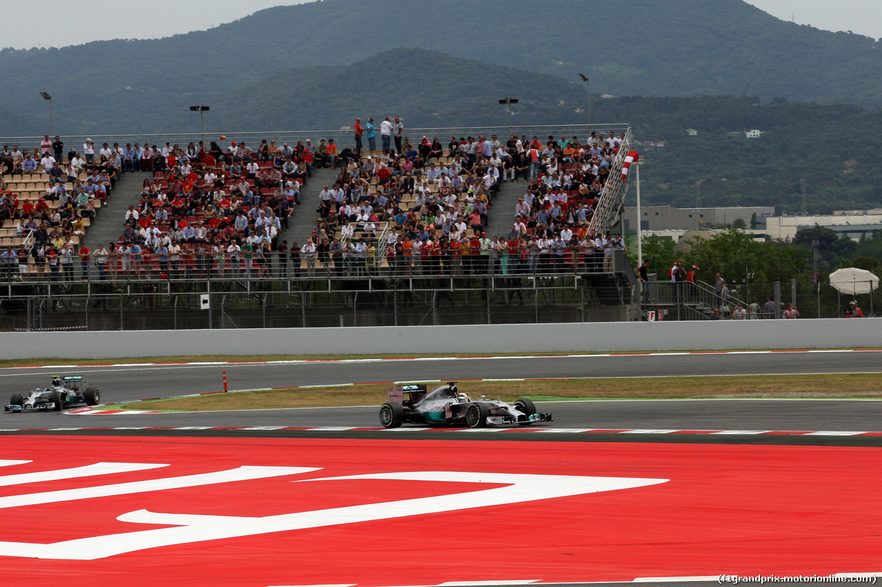 GP SPAGNA, 11.05.2014-  Gara, Lewis Hamilton (GBR) Mercedes AMG F1 W05 davanti a Nico Rosberg (GER) Mercedes AMG F1 W05