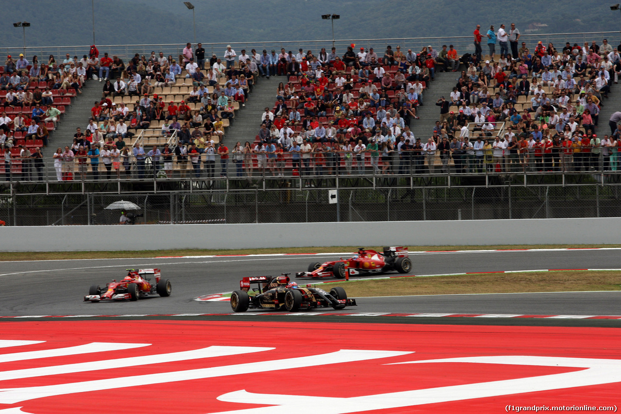 GP SPAGNA, 11.05.2014-  Gara, Romain Grosjean (FRA) Lotus F1 Team E22 davanti a Kimi Raikkonen (FIN) Ferrari F14-T e Fernando Alonso (ESP) Ferrari F14-T