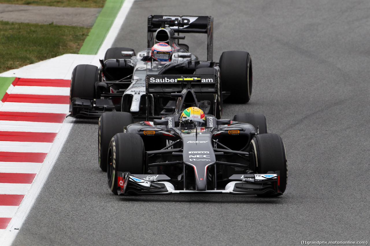 GP SPAGNA, 11.05.2014-  Gara, Esteban Gutierrez (MEX), Sauber F1 Team C33 e Jenson Button (GBR) McLaren Mercedes MP4-29