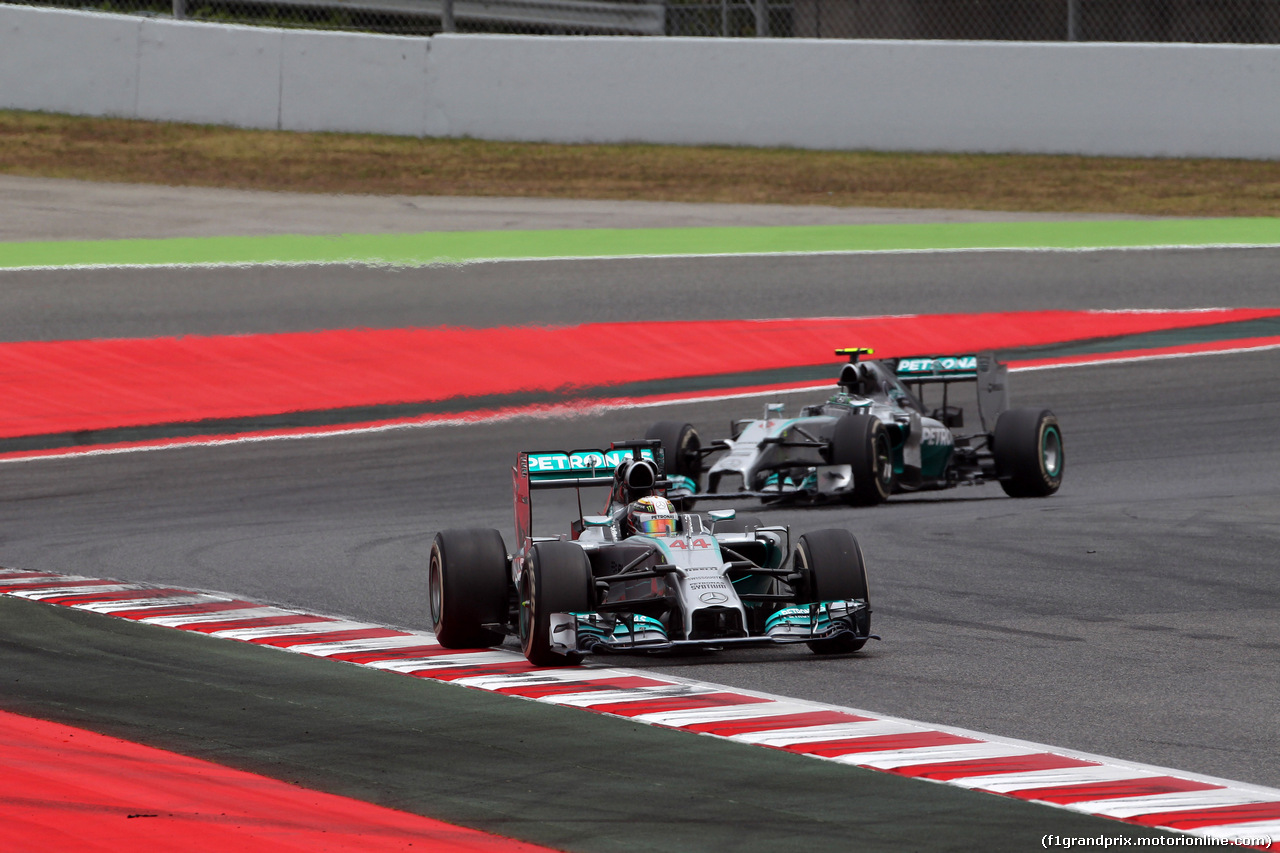 GP SPAGNA, 11.05.2014-  Gara, Lewis Hamilton (GBR) Mercedes AMG F1 W05 davanti aNico Rosberg (GER) Mercedes AMG F1 W05