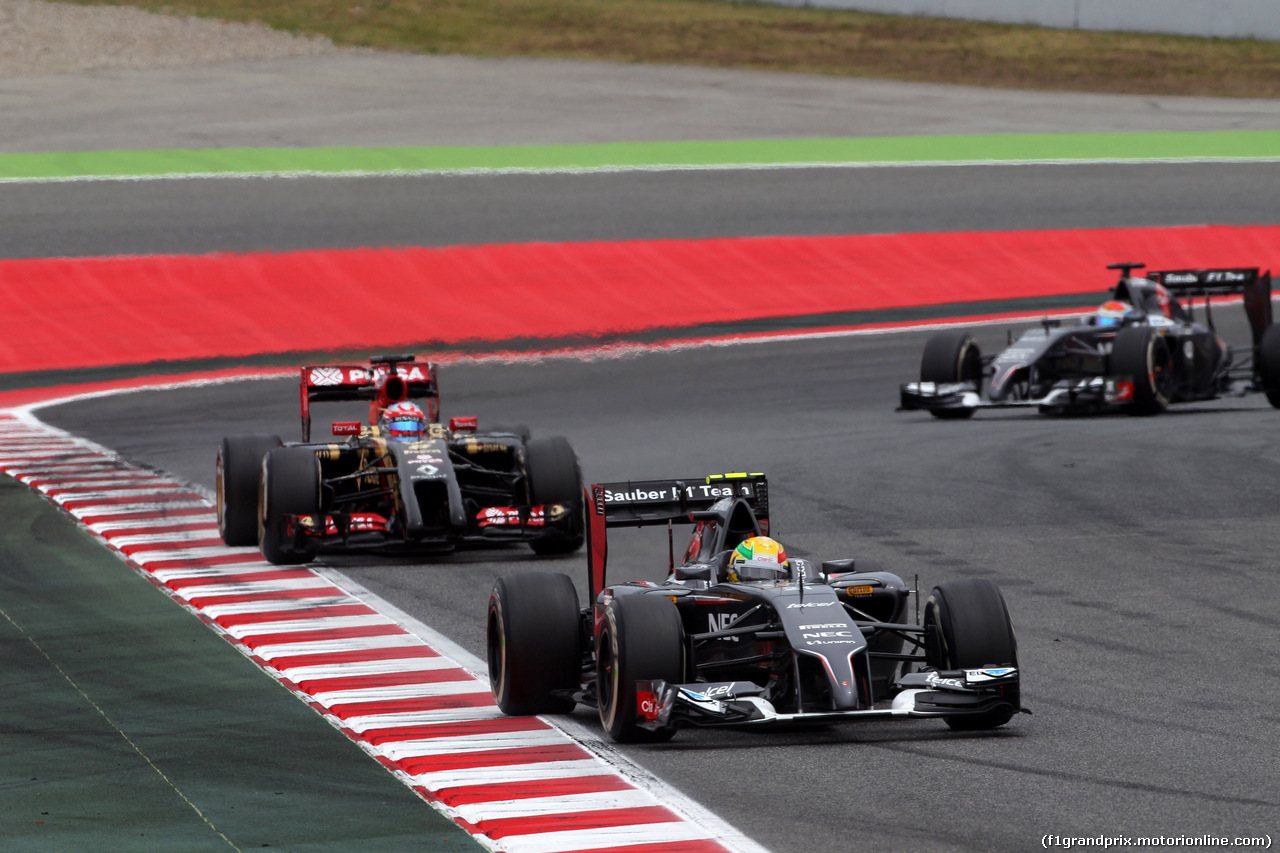 GP SPAGNA, 11.05.2014-  Gara, Esteban Gutierrez (MEX), Sauber F1 Team C33 davanti a Romain Grosjean (FRA) Lotus F1 Team E22