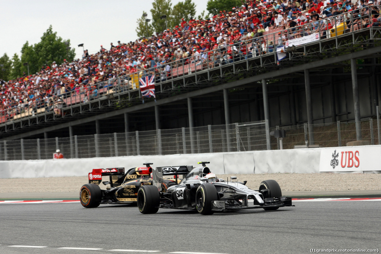 GP SPAGNA, 11.05.2014-  Gara, Kevin Magnussen (DEN) McLaren Mercedes MP4-29 e Romain Grosjean (FRA) Lotus F1 Team E22