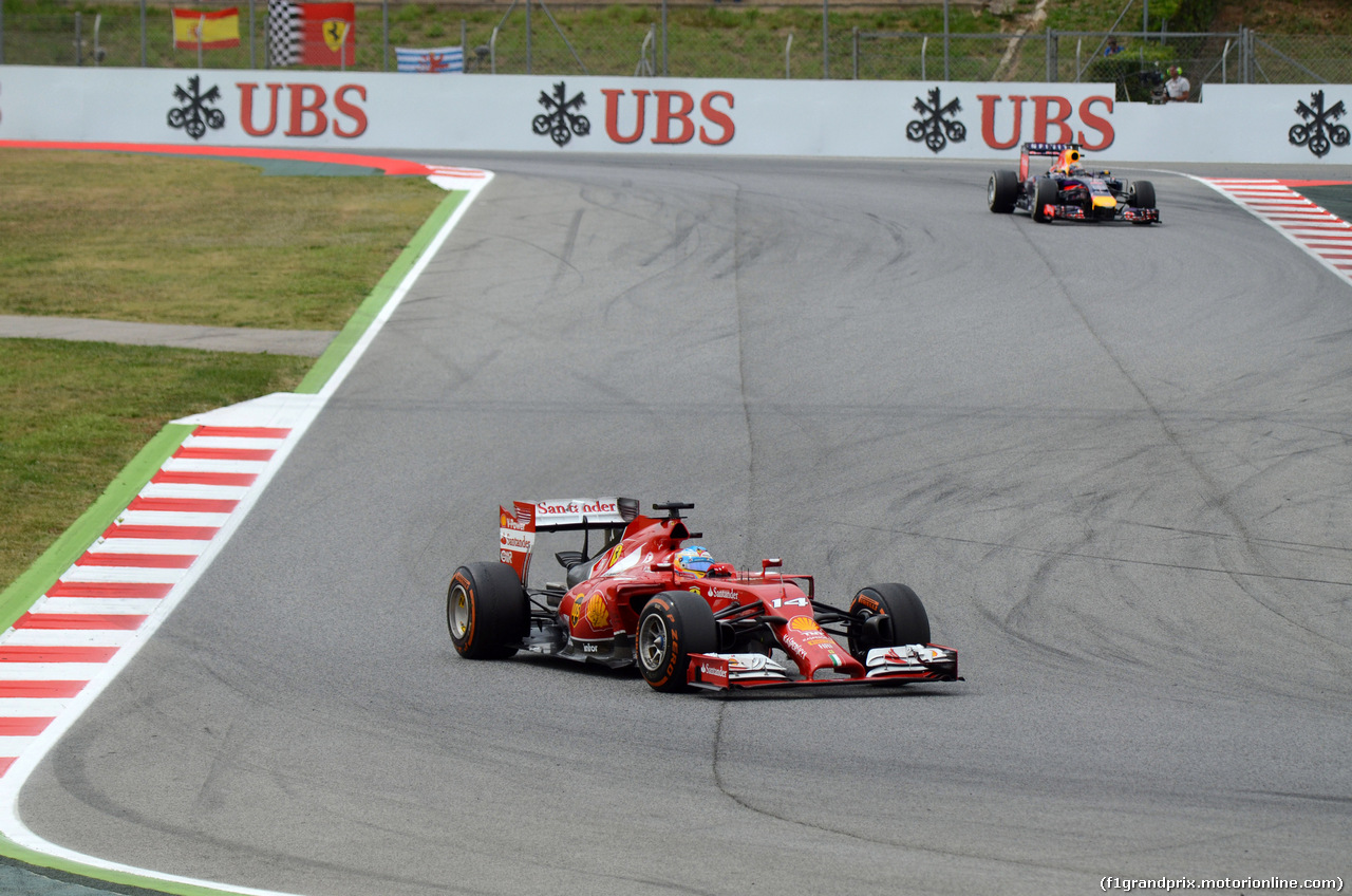 GP SPAGNA, 11.05.2014-  Gara, Fernando Alonso (ESP) Ferrari F14-T e Sebastian Vettel (GER) Red Bull Racing RB10