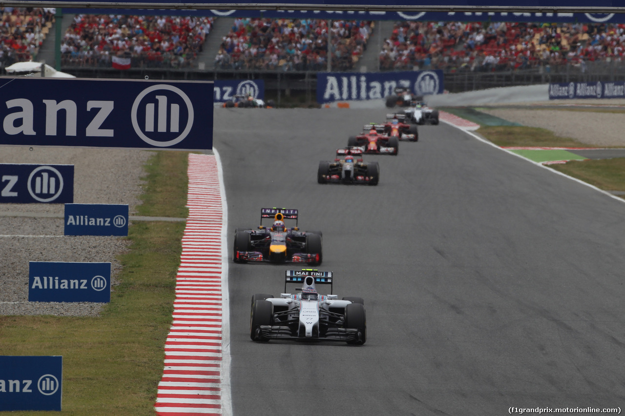 GP SPAGNA, 11.05.2014-  Gara, Valtteri Bottas (FIN) Williams F1 Team FW36 davanti a Daniel Ricciardo (AUS) Red Bull Racing RB10