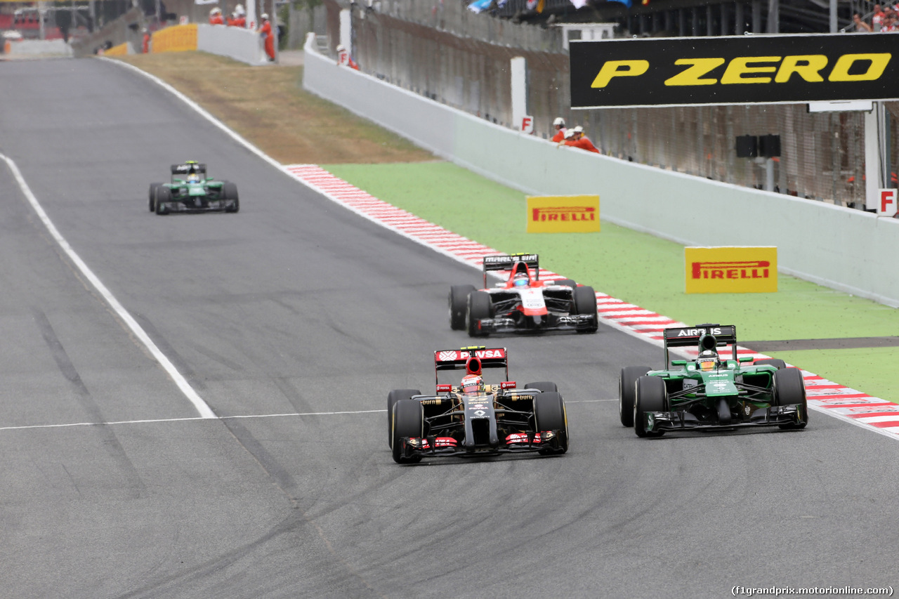 GP SPAGNA, 11.05.2014-  Gara, Pastor Maldonado (VEN) Lotus F1 Team E22 e Kamui Kobayashi (JAP) Caterham F1 Team CT-04