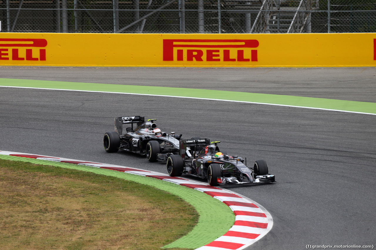 GP SPAGNA, 11.05.2014-  Gara, Kevin Magnussen (DEN) McLaren Mercedes MP4-29 e Esteban Gutierrez (MEX), Sauber F1 Team C33