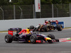 GP SPAGNA, 11.05.2014-  Gara, Daniel Ricciardo (AUS) Red Bull Racing RB10 davanti a Romain Grosjean (FRA) Lotus F1 Team E22