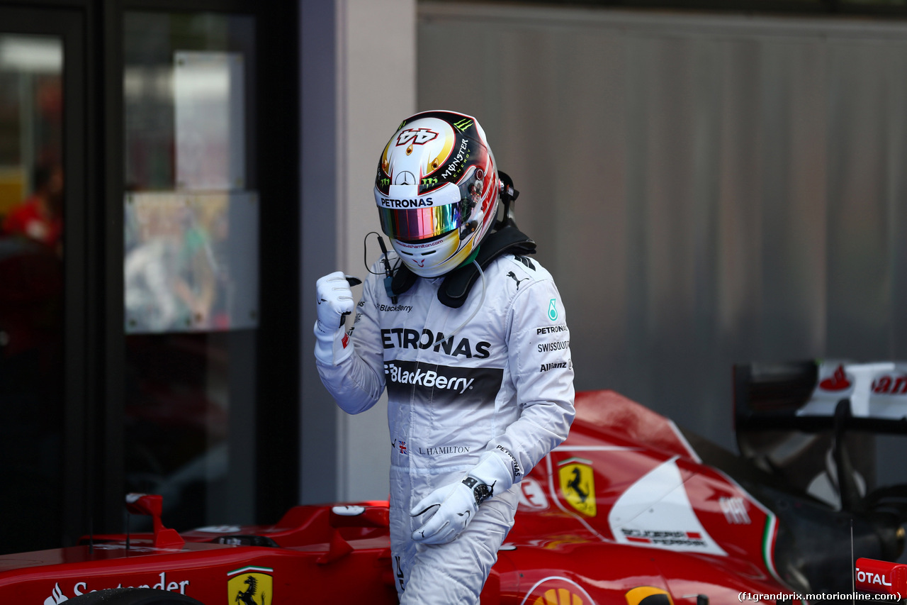 GP SPAGNA, 10.05.2014- Qualifiche, Lewis Hamilton (GBR) Mercedes AMG F1 W05 pole position