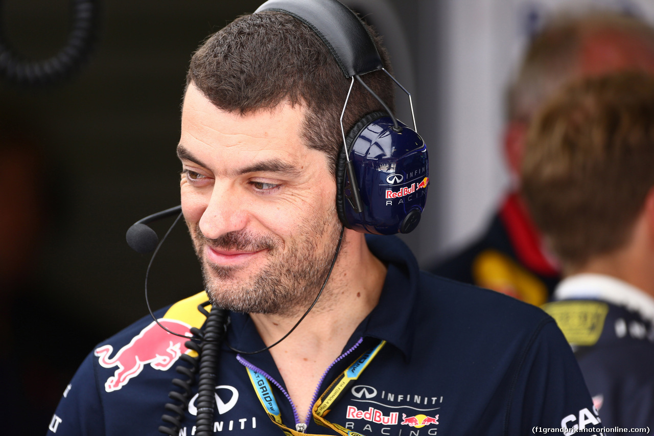 GP SPAGNA, 09.05.2014- Prove Libere 1, The Engineer of Sebastian Vettel (GER) Red Bull Racing RB10