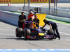 GP SPAGNA, 09.05.2014- Free Practice 1, Mechanics Red Bull push the car of Sebastian Vettel (GER) Red Bull Racing RB10