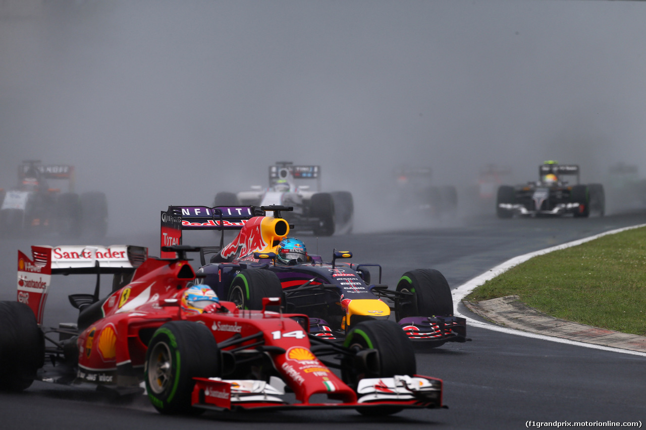 GP UNGHERIA, 27.07.2014- Gara, Fernando Alonso (ESP) Ferrari F14-T e Sebastian Vettel (GER) Red Bull Racing RB10