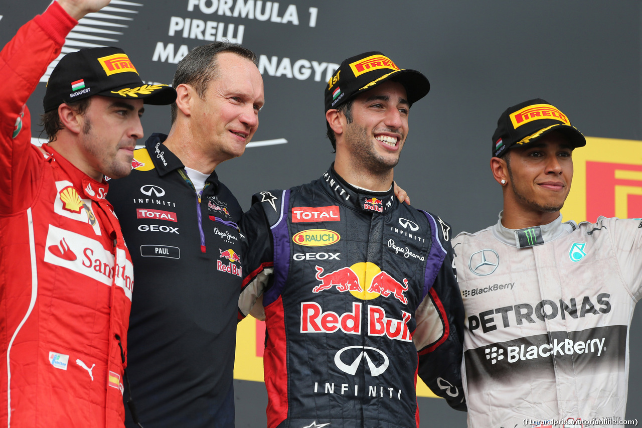GP UNGHERIA, 27.07.2014- Gara, 1st position Daniel Ricciardo (AUS) Red Bull Racing RB10, secondo Fernando Alonso (ESP) Ferrari F14-T e terzo Lewis Hamilton (GBR) Mercedes AMG F1 W05