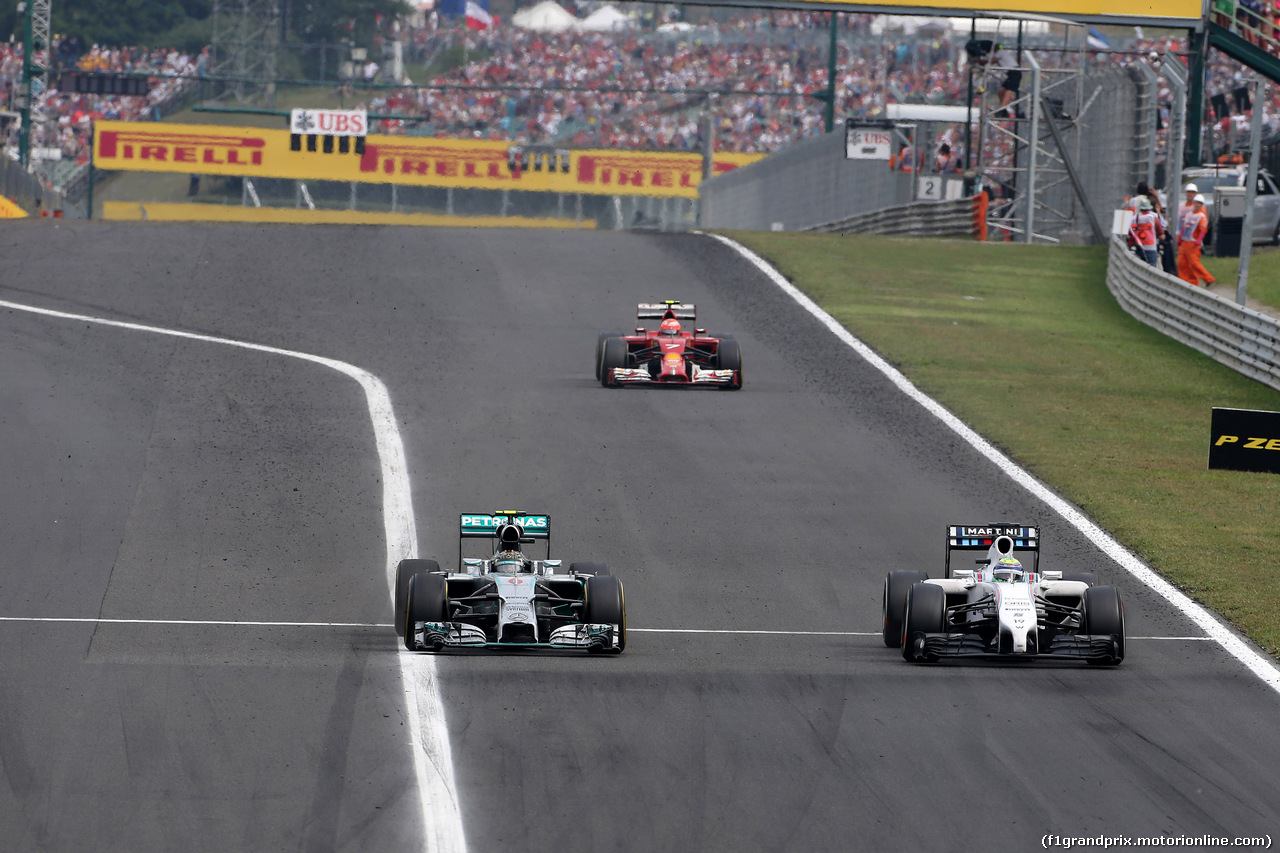 GP UNGHERIA, 27.07.2014- Gara, Nico Rosberg (GER) Mercedes AMG F1 W05 e Felipe Massa (BRA) Williams F1 Team FW36 davanti a Kimi Raikkonen (FIN) Ferrari F14-T