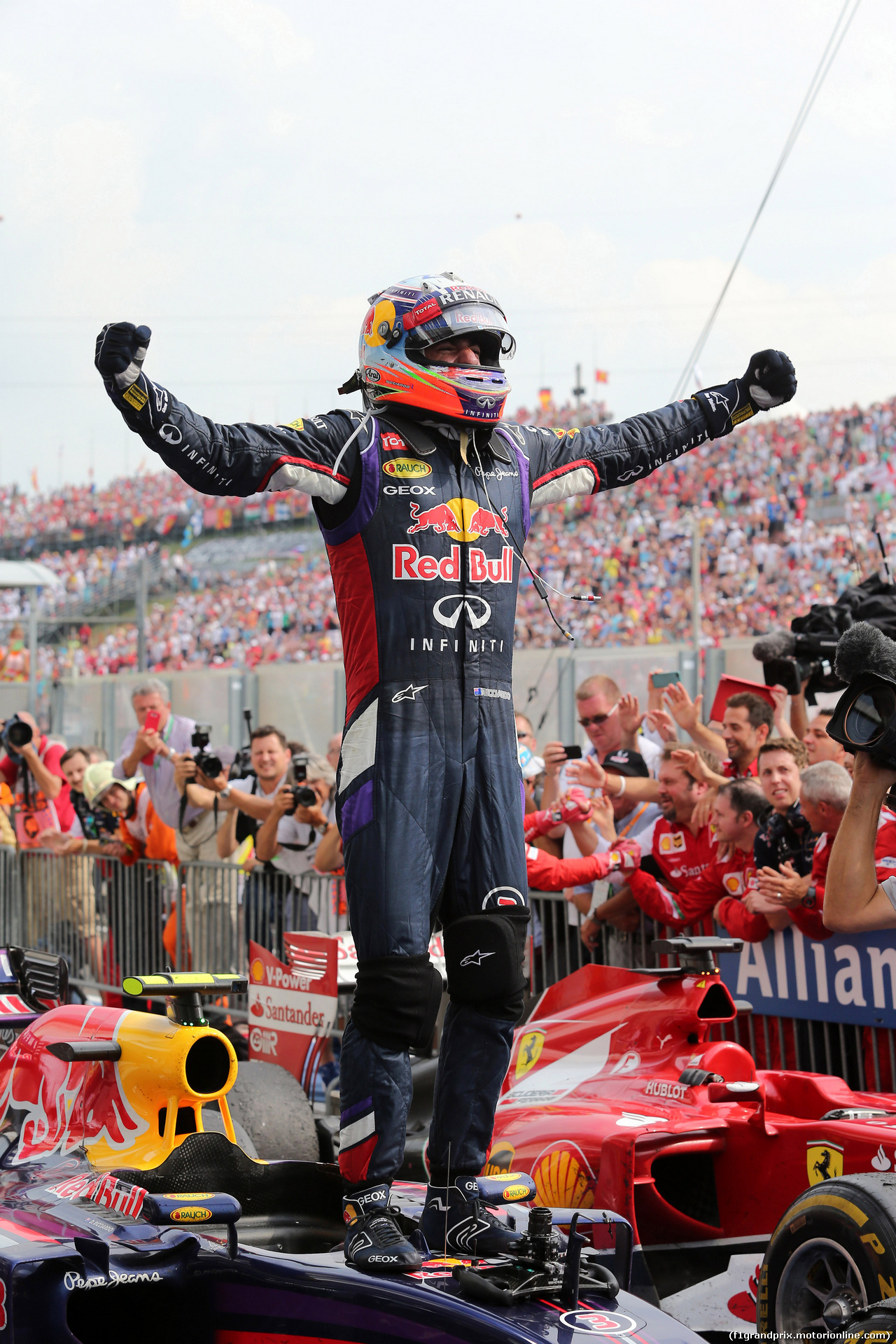 GP UNGHERIA, 27.07.2014- Gara, Daniel Ricciardo (AUS) Red Bull Racing RB10, vincitore