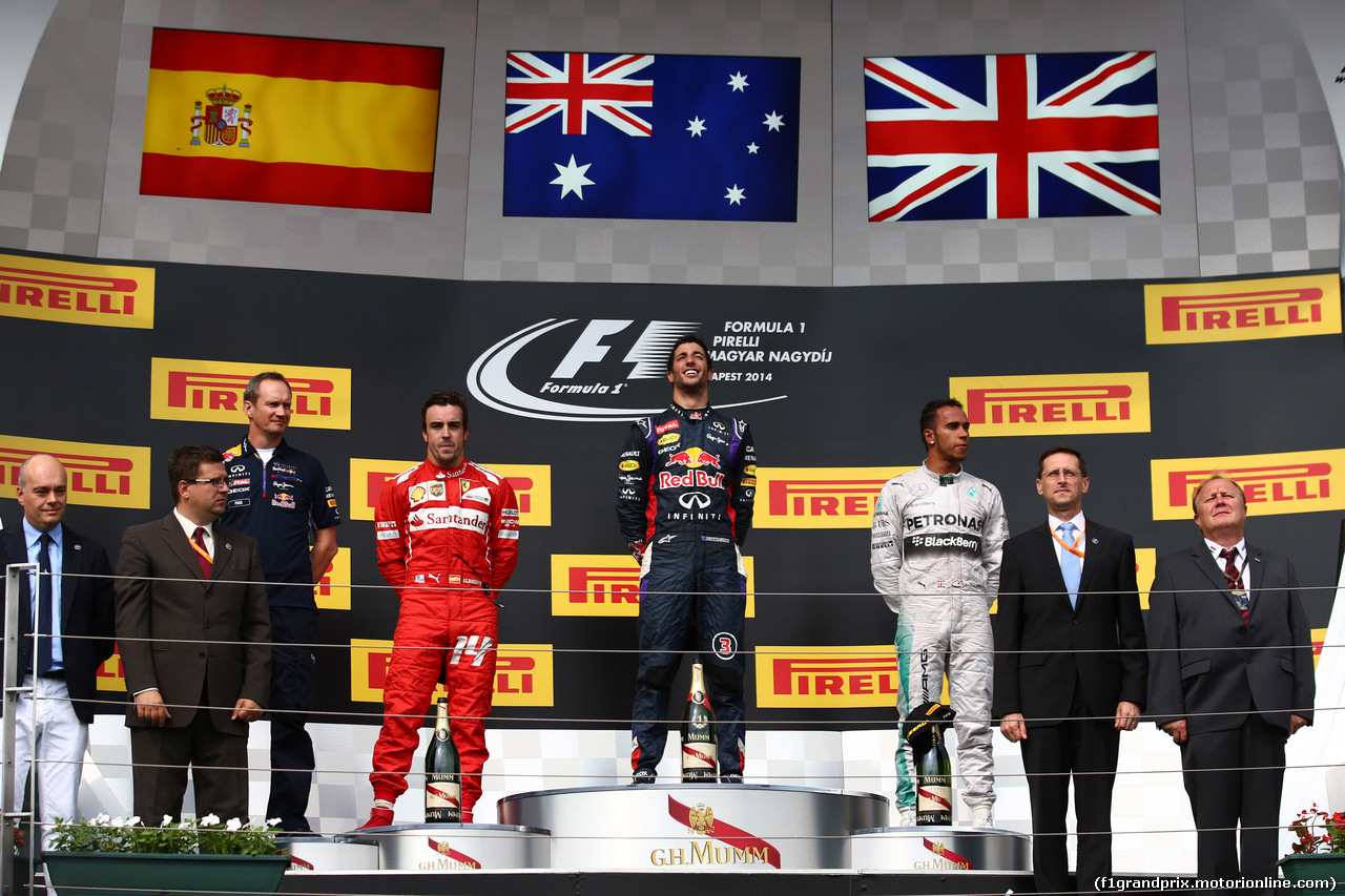 GP UNGHERIA, 27.07.2014- Gara, Daniel Ricciardo (AUS) Red Bull Racing RB10, vincitore, secondo Fernando Alonso (ESP) Ferrari F14-T e terzo Lewis Hamilton (GBR) Mercedes AMG F1 W05
