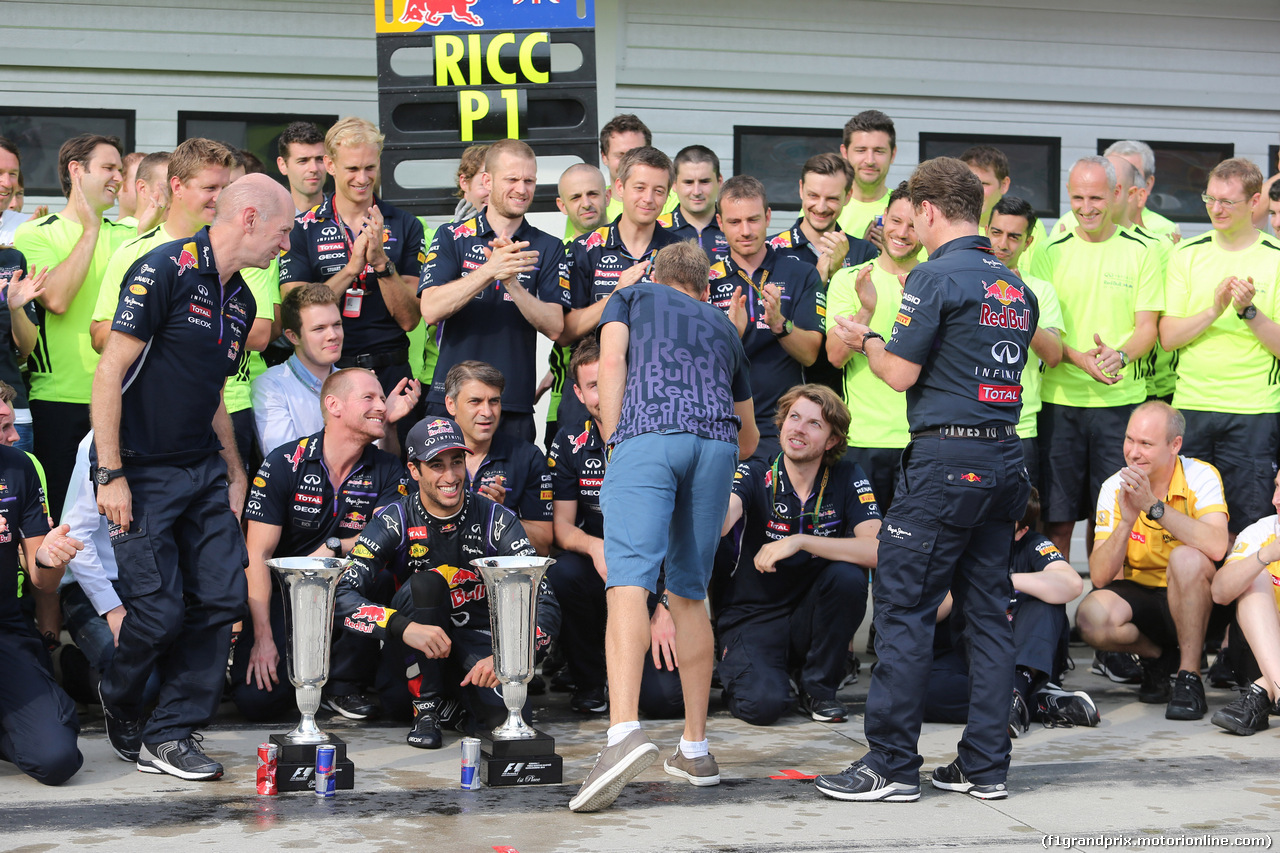 GP UNGHERIA, 27.07.2014- Gara, Festeggiamenti, Daniel Ricciardo (AUS) Red Bull Racing RB10 vincitore
