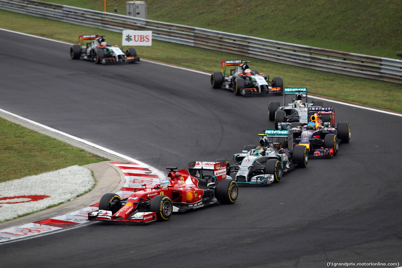 GP UNGHERIA, 27.07.2014- Gara, Fernando Alonso (ESP) Ferrari F14-T davanti a Nico Rosberg (GER) Mercedes AMG F1 W05