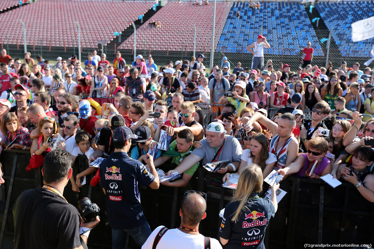 GP UNGHERIA, 24.07.2014- Autograph session, Daniel Ricciardo (AUS) Red Bull Racing RB10