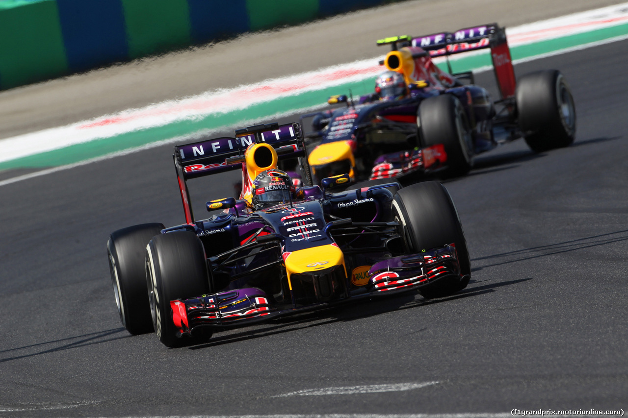 GP UNGHERIA, 25.07.2014- Prove Libere 2, Sebastian Vettel (GER) Red Bull Racing RB10 davanti a Daniel Ricciardo (AUS) Red Bull Racing RB10