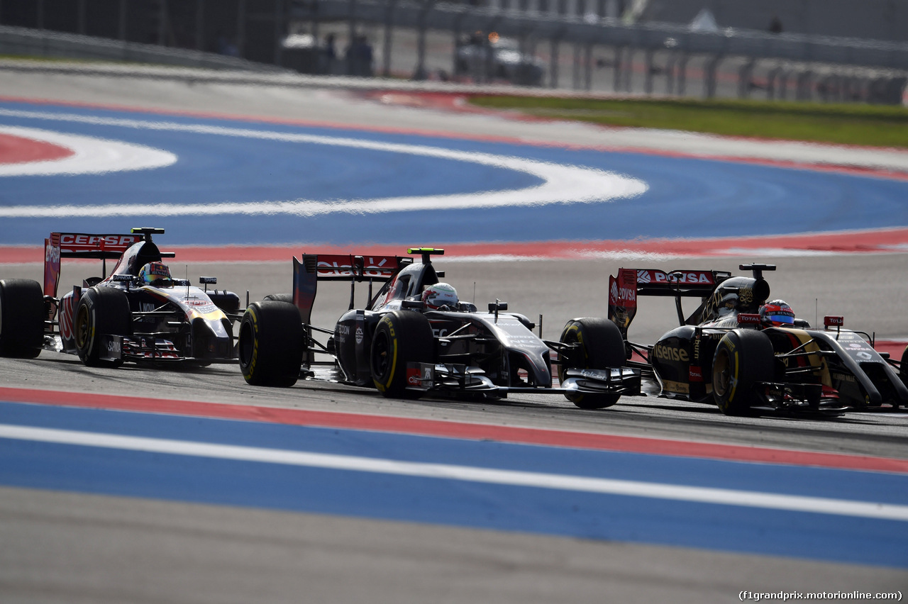 GP USA, 02.11.2014 - Gara, Esteban Gutierrez (MEX), Sauber F1 Team C33 e Romain Grosjean (FRA) Lotus F1 Team E22