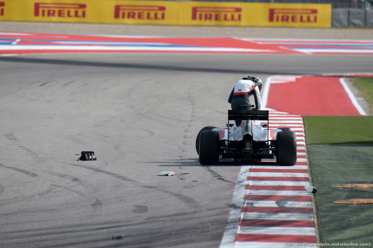 GP USA, 02.11.2014 - Gara, Crash, Adrian Sutil (GER) Sauber F1 Team C33 retires from the race