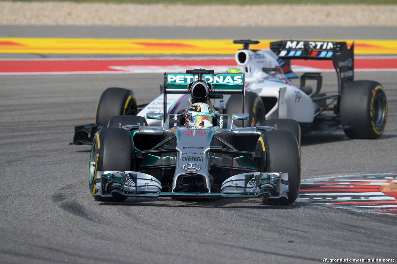 GP USA, 02.11.2014 - Gara, Lewis Hamilton (GBR) Mercedes AMG F1 W05 davanti a Felipe Massa (BRA) Williams F1 Team FW36