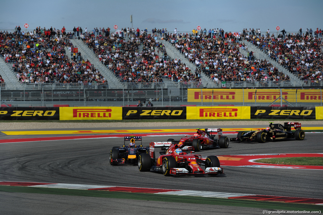 GP USA, 02.11.2014 - Gara, Fernando Alonso (ESP) Ferrari F14-T davanti a Daniel Ricciardo (AUS) Red Bull Racing RB10