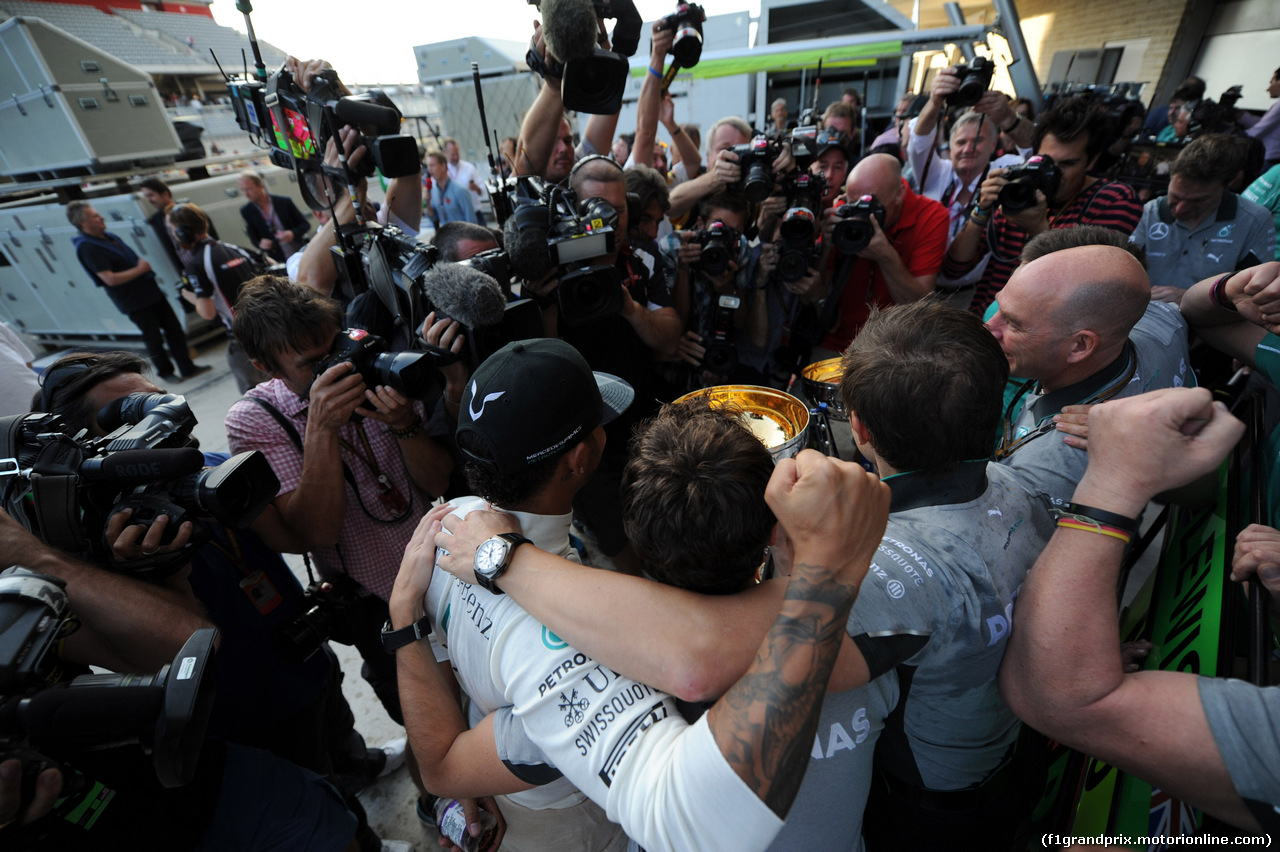 GP USA, 02.11.2014 - Gara Festeggiamenti, Lewis Hamilton (GBR) Mercedes AMG F1 W05 vincitore