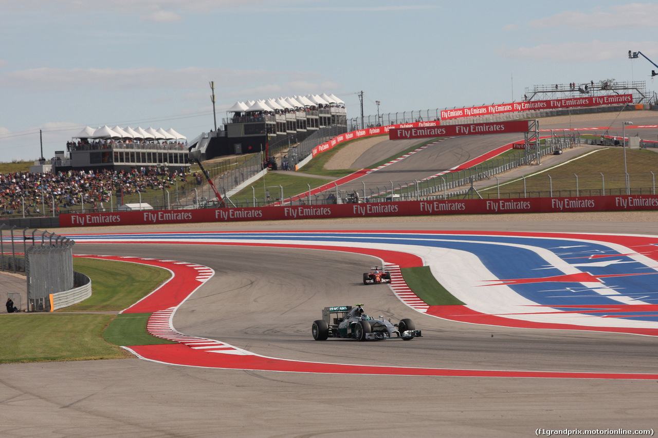 GP USA, 02.11.2014 - Gara, Nico Rosberg (GER) Mercedes AMG F1 W05 davanti a Fernando Alonso (ESP) Ferrari F14-T