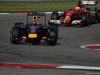 GP USA, 02.11.2014 - Gara, Sebastian Vettel (GER) Red Bull Racing RB10 e Kimi Raikkonen (FIN) Ferrari F14-T