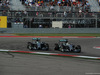 GP USA, 02.11.2014 - Gara, Lewis Hamilton (GBR) Mercedes AMG F1 W05 pass Nico Rosberg (GER) Mercedes AMG F1 W05