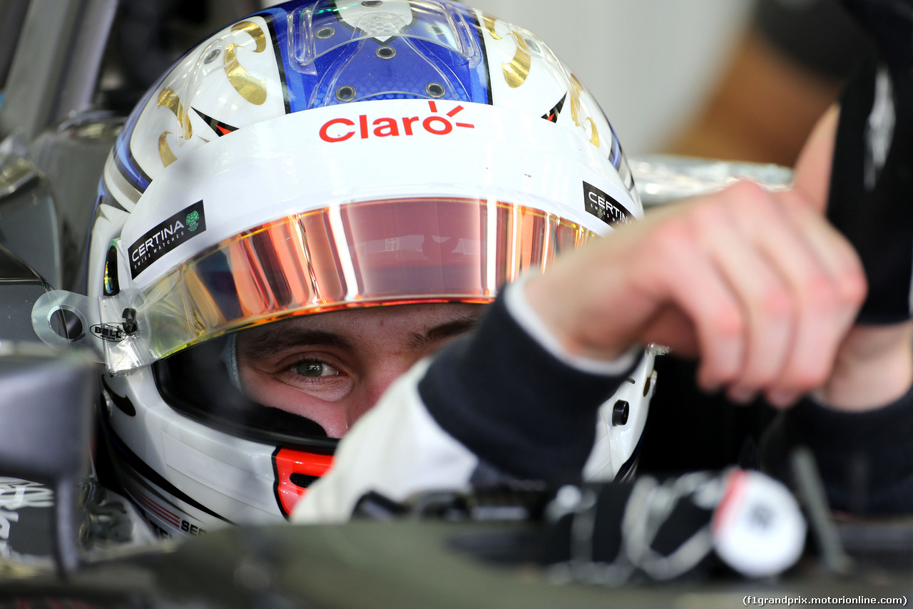 TEST BAHRAIN 08 APRILE, Sergey Sirotkin (RUS), test driver, Sauber F1 Team 
08.04.2014. Formula One Testing, Bahrain Test, Day One, Sakhir, Bahrain.