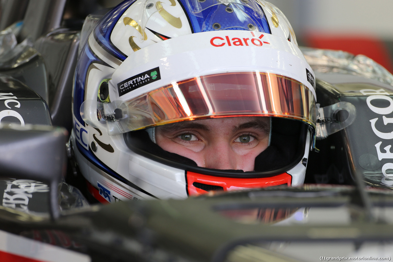 TEST BAHRAIN 08 APRILE, Sergey Sirotkin (RUS), test driver, Sauber F1 Team 
08.04.2014. Formula One Testing, Bahrain Test, Day One, Sakhir, Bahrain.