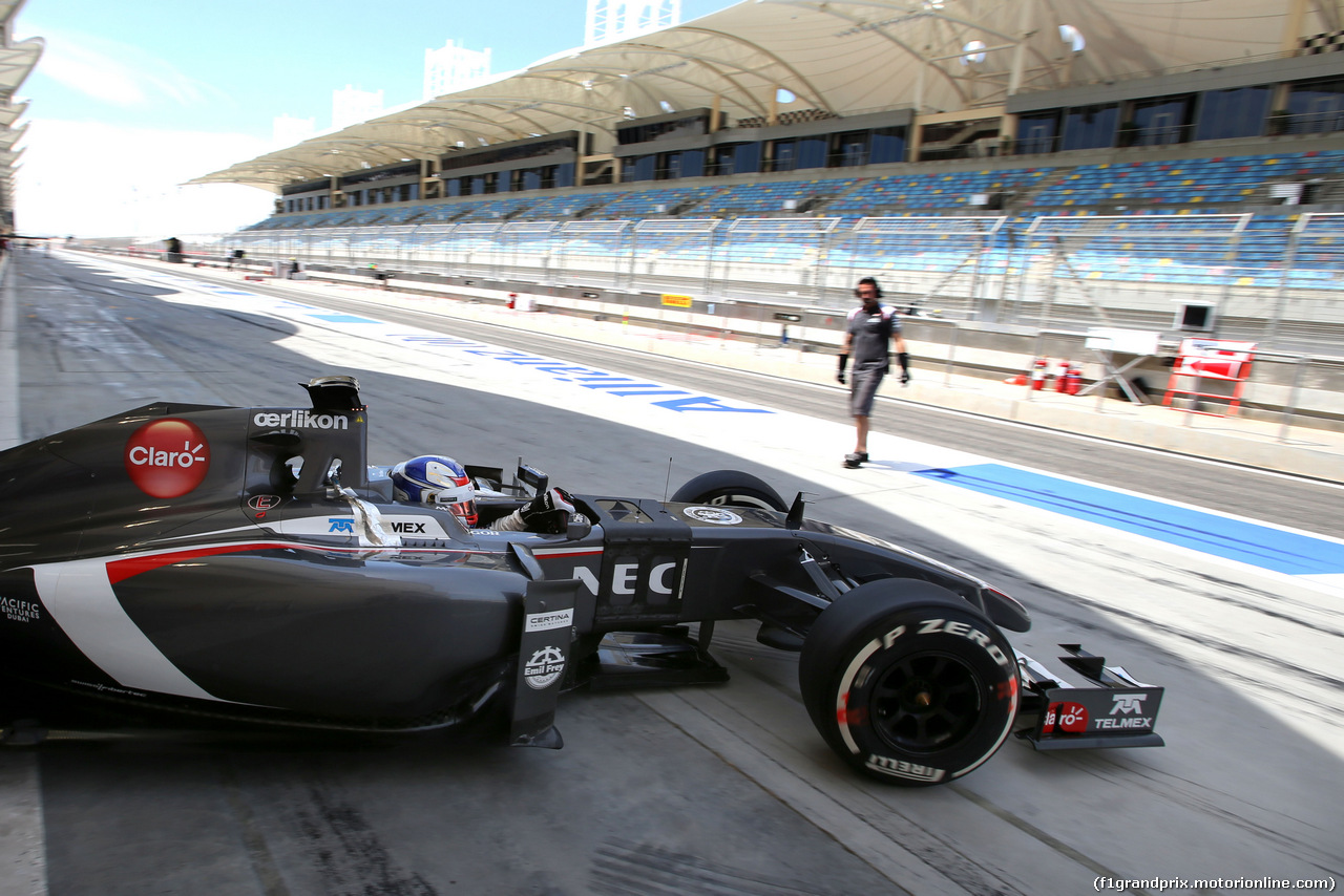 TEST BAHRAIN 08 APRILE, Sergey Sirotkin (RUS), test driver, Sauber F1 Team 
08.04.2014. Formula One Testing, Bahrain Test, Day One, Sakhir, Bahrain.