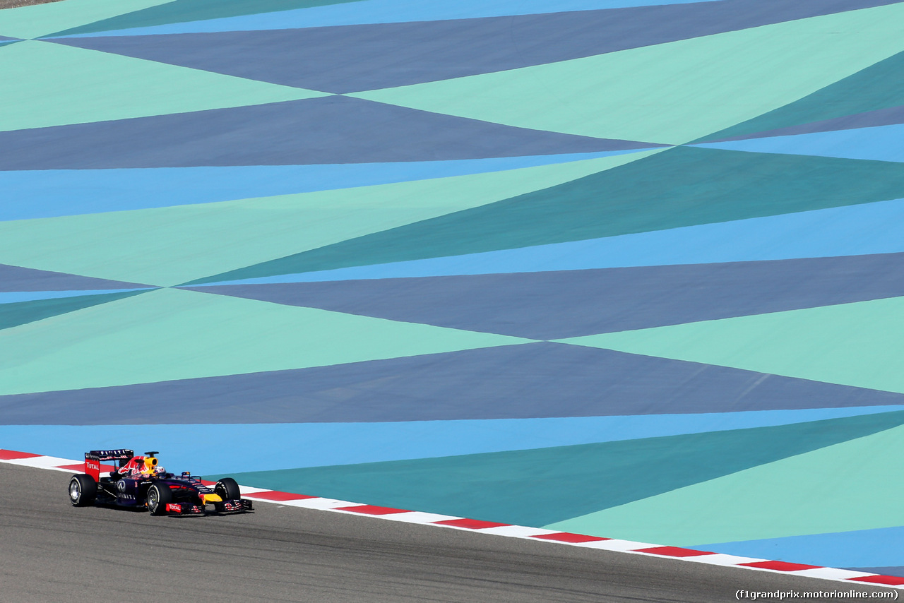 TEST BAHRAIN 08 APRILE, Daniel Ricciardo (AUS), Red Bull Racing 
08.04.2014. Formula One Testing, Bahrain Test, Day One, Sakhir, Bahrain.