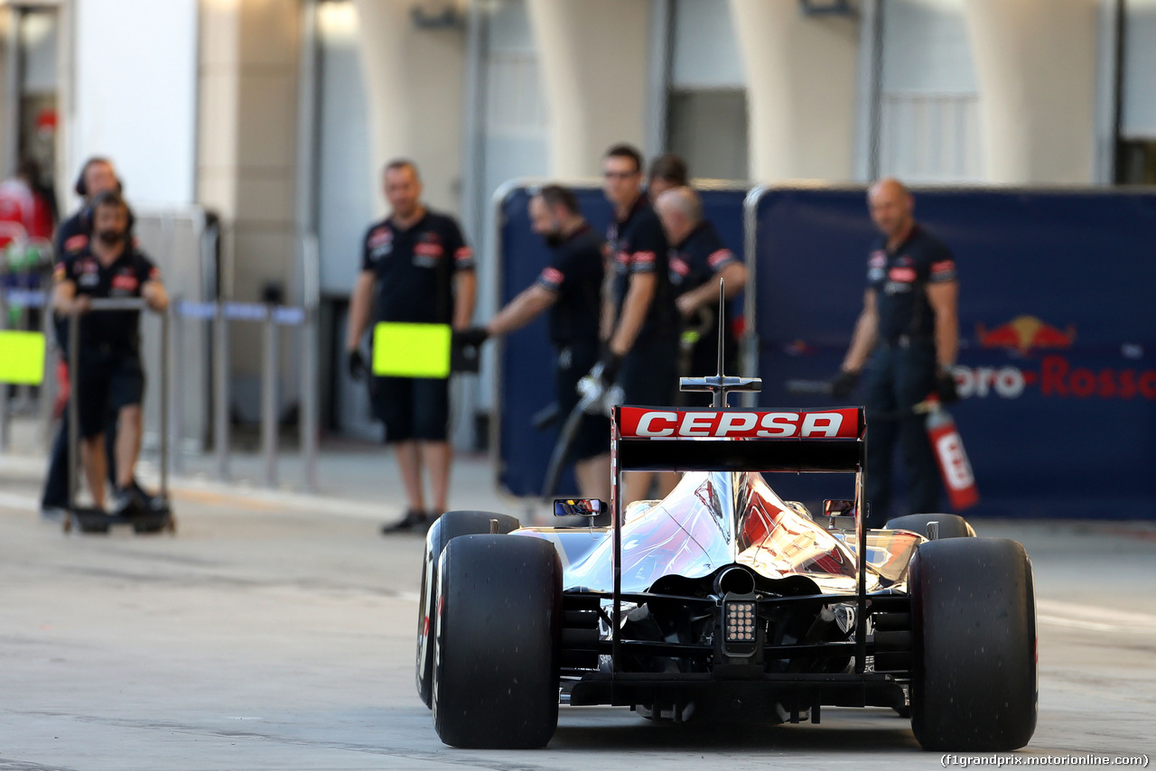 TEST BAHRAIN 08 APRILE, Daniil Kvyat (RUS), Scuderia Toro Rosso 
08.04.2014. Formula One Testing, Bahrain Test, Day One, Sakhir, Bahrain.