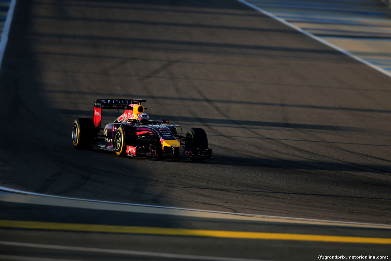 TEST BAHRAIN 08 APRILE, Daniel Ricciardo (AUS), Red Bull Racing 
08.04.2014. Formula One Testing, Bahrain Test, Day One, Sakhir, Bahrain.